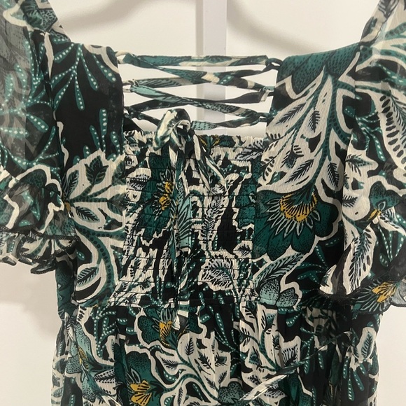 NWT / BAND OF THE FREE BLACK EMERALD FLORAL FLAIR SHORT SLEEVE DRESS - Picture 5 of 6